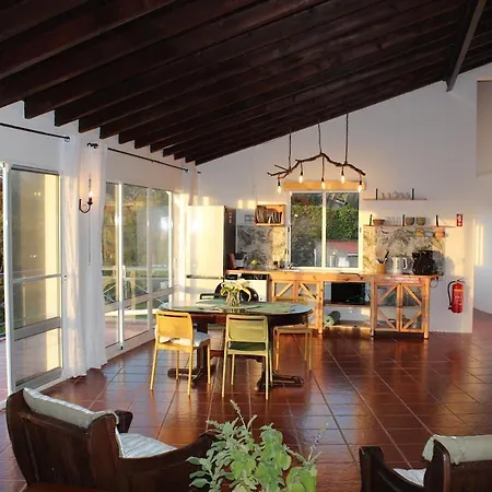 Amanecer Villa Fenais da Luz